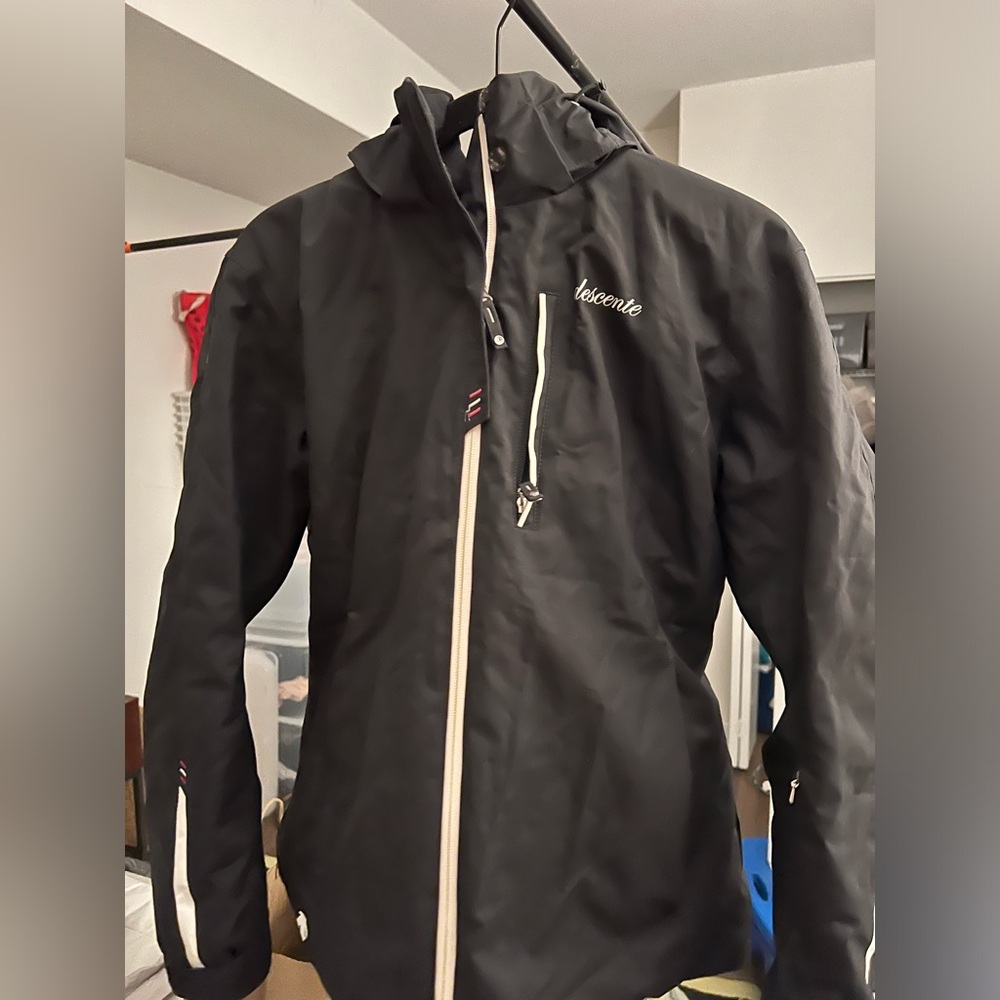 Women’s Black Descente Ski & Snow Jacket Size 12
